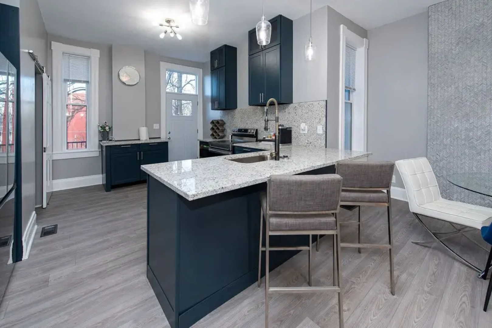 The Incline Suite 2