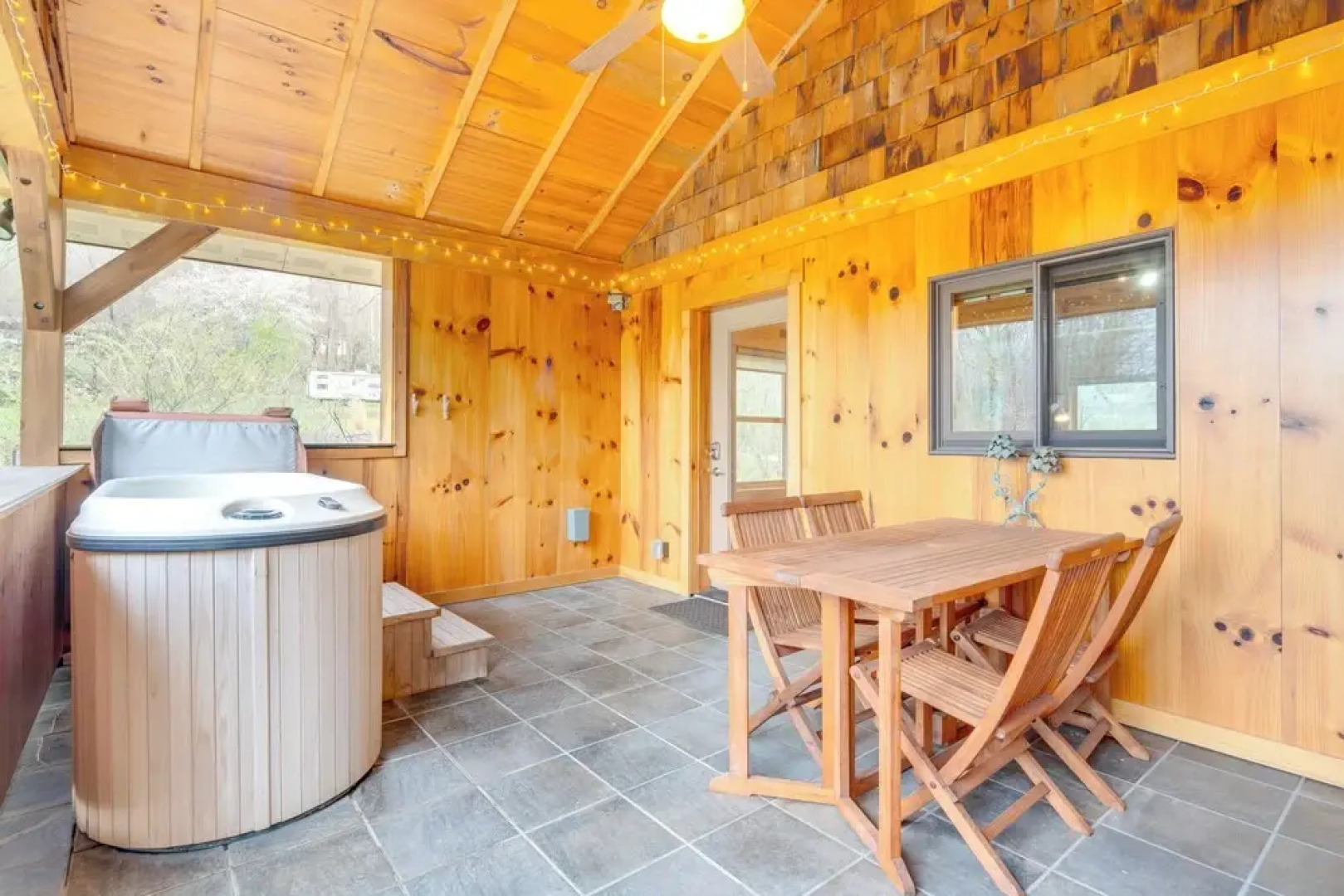 Sawyers Cabin w/ Hot Tub in Blue Ridge Mtns!