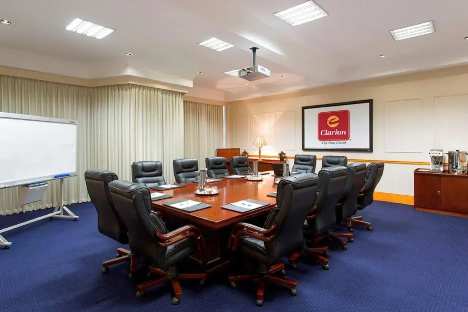 Clarion Hotel City Park Grand