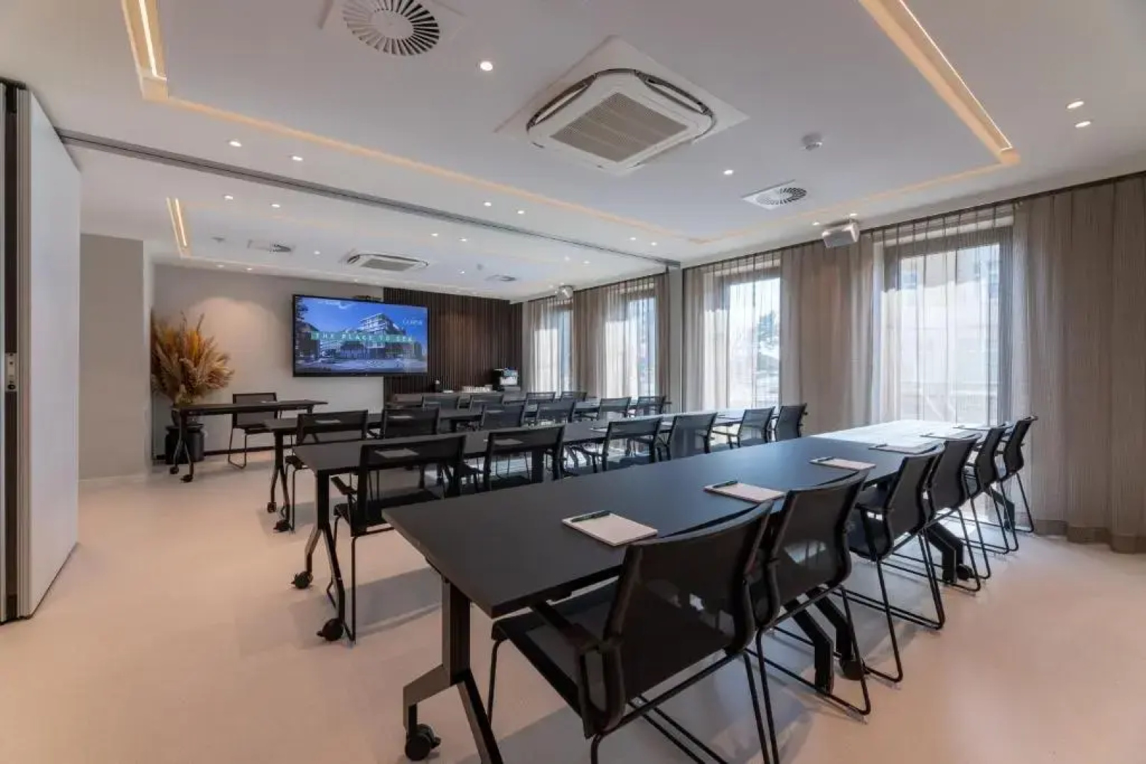 The CORNR Hotel