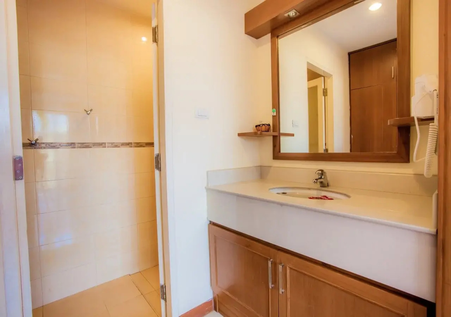 Kata Blue Sea Resort