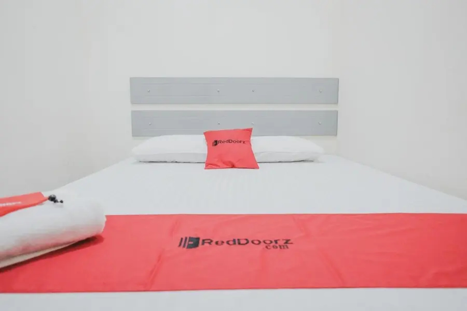RedDoorz near CBD Ciledug