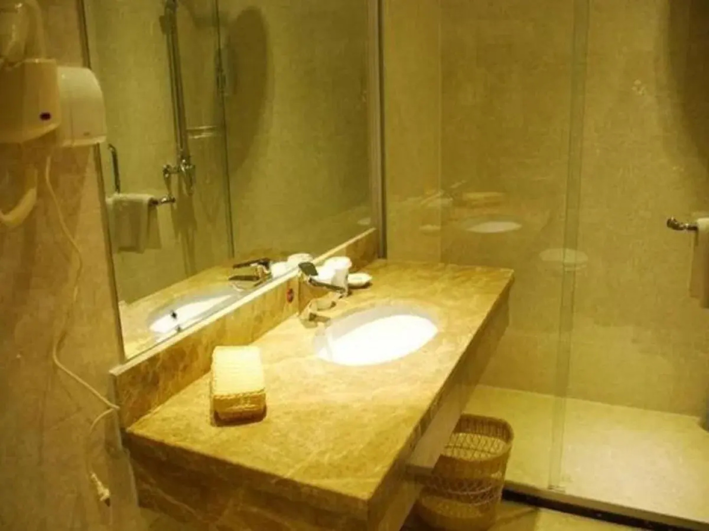 GreenTree Inn Chuzhou Dingyuan County People's Square General Hospital Business Hotel