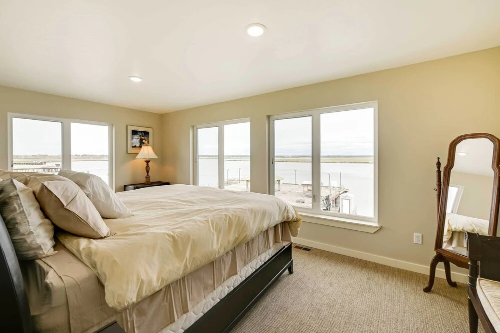 Waterfront Kenai Townhome < 1 Mi to Beach!