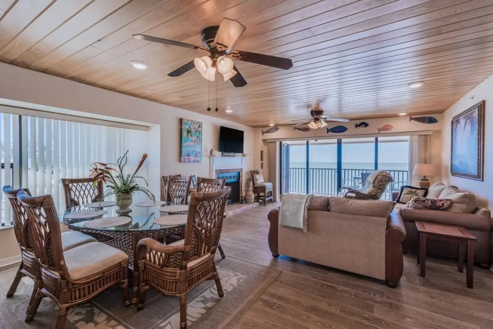 Shorehouse 401 by Vtrips