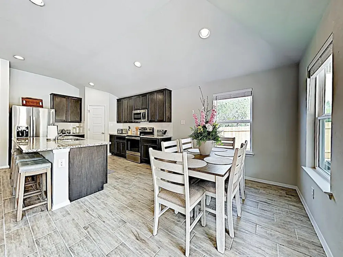 New Listing! Brand-new Hideaway Near Lakeside Fun 4 Bedroom Home