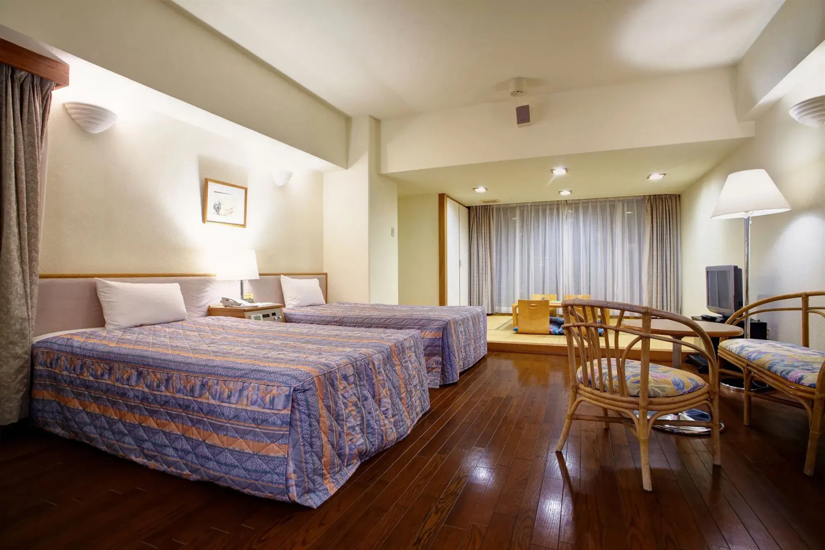 Hotel Yugaf Inn Bise