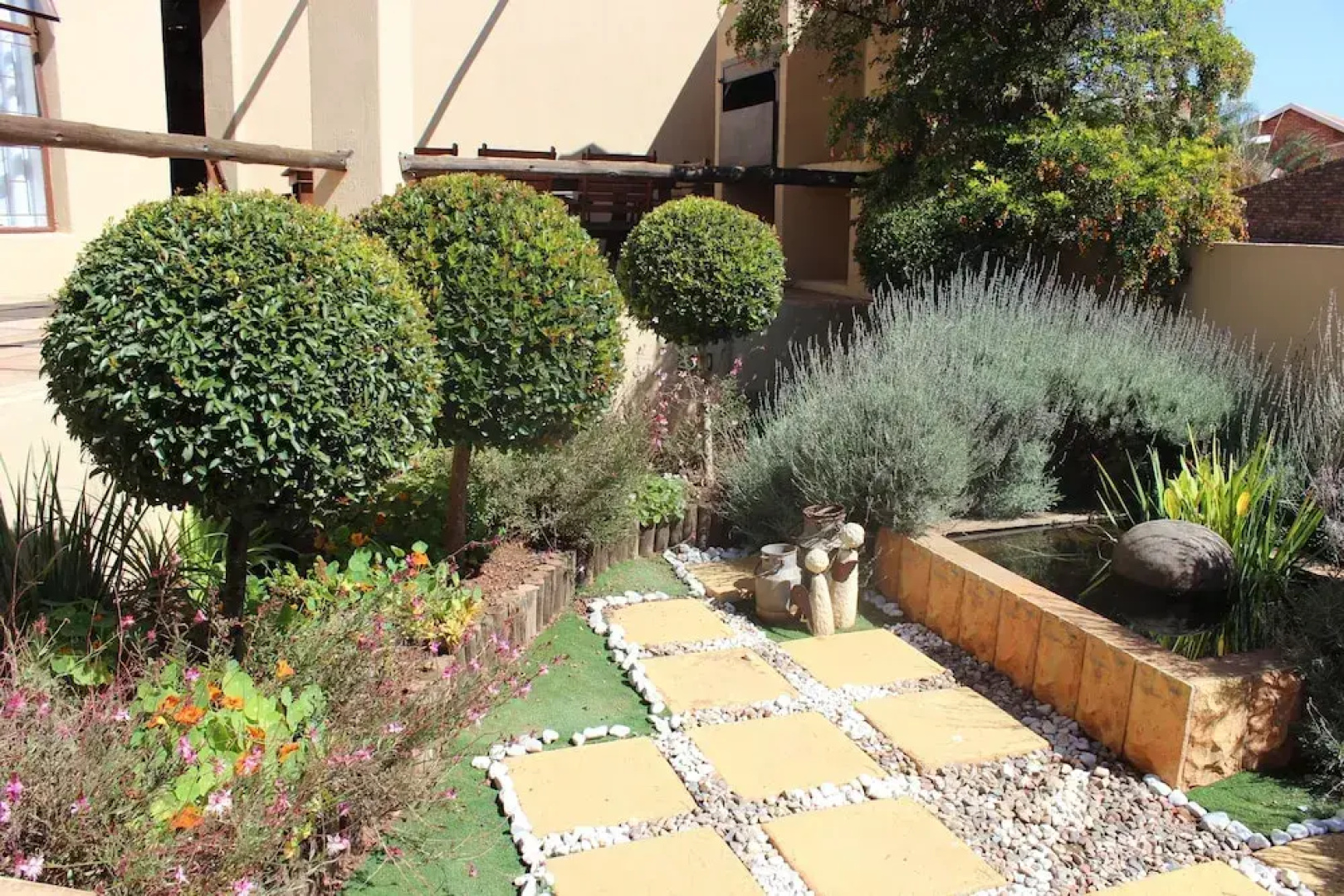 PhysEQFiT Guesthouse