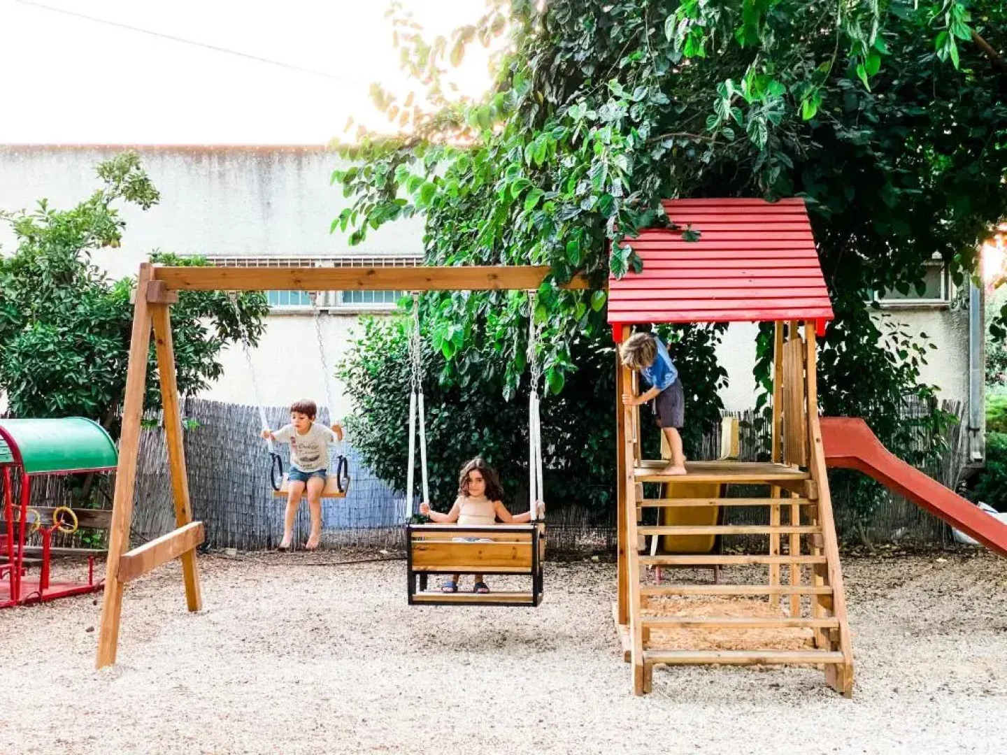 Etzel Tami Hospitality