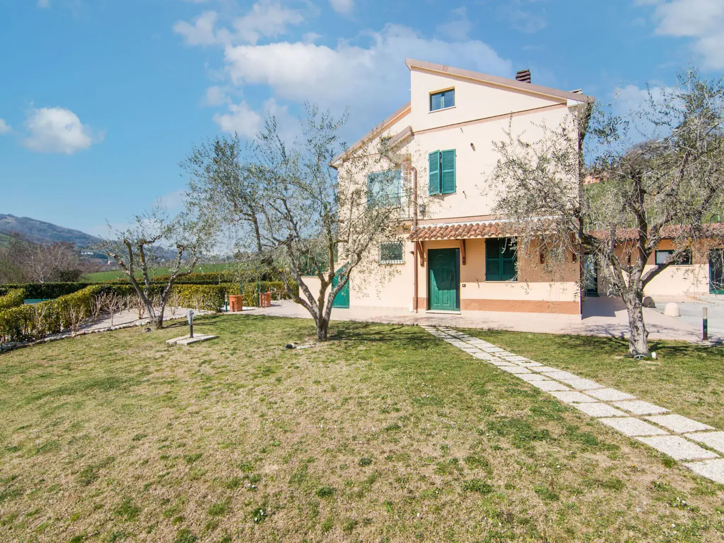 Beautiful holiday home in Montedinove with shared pool