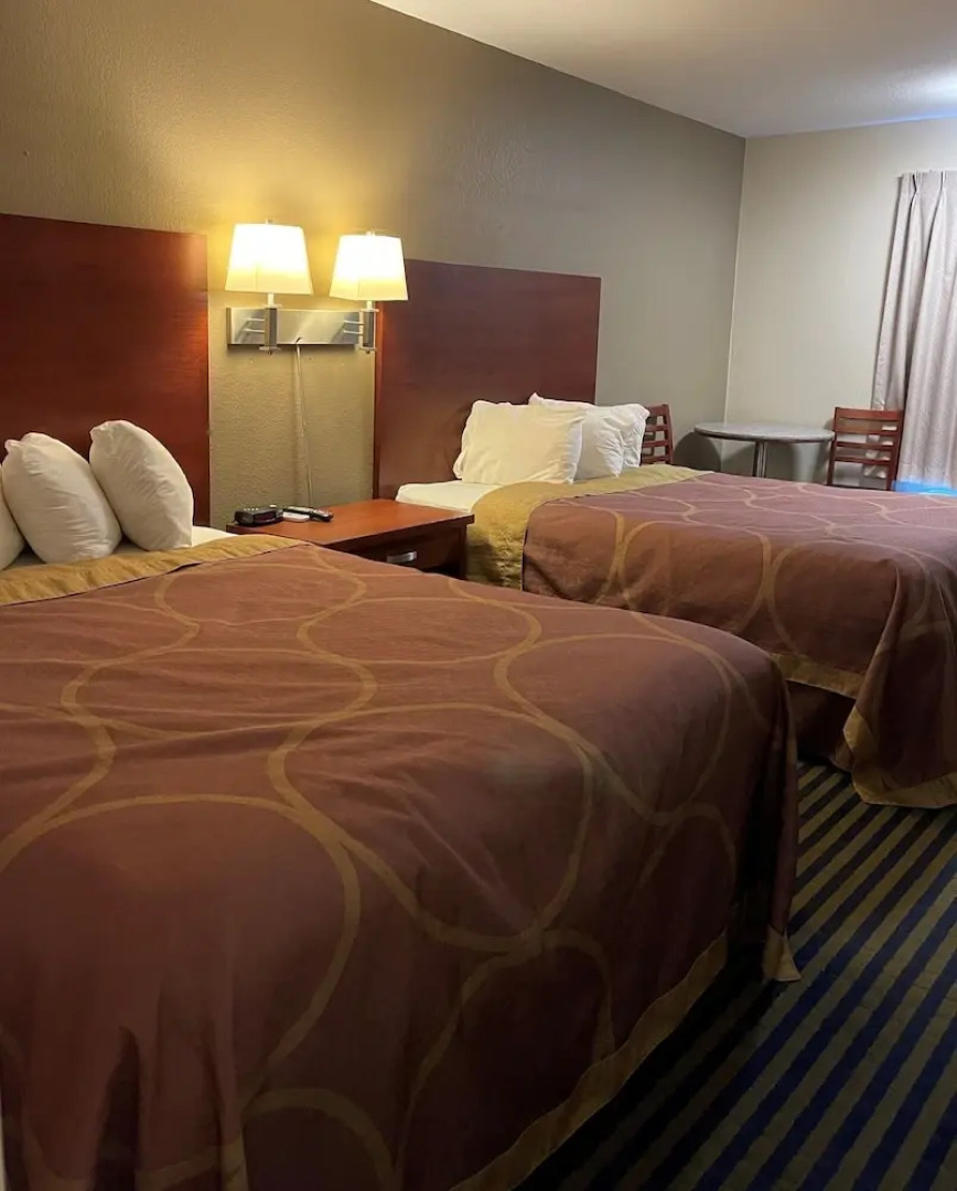 Travelodge Brooks AB