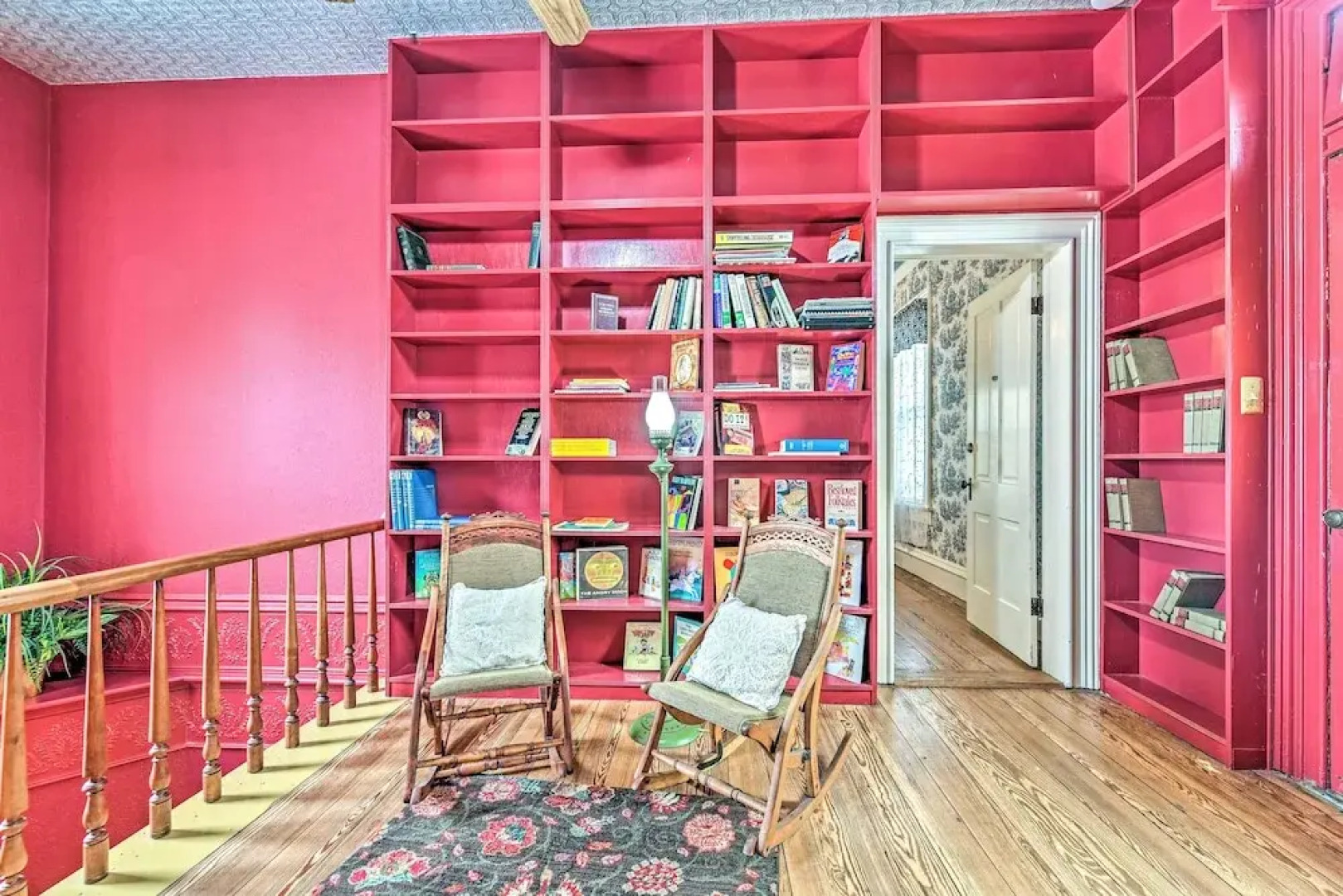 The Lilly House: Historic Glen Rose Home w/ Porch!