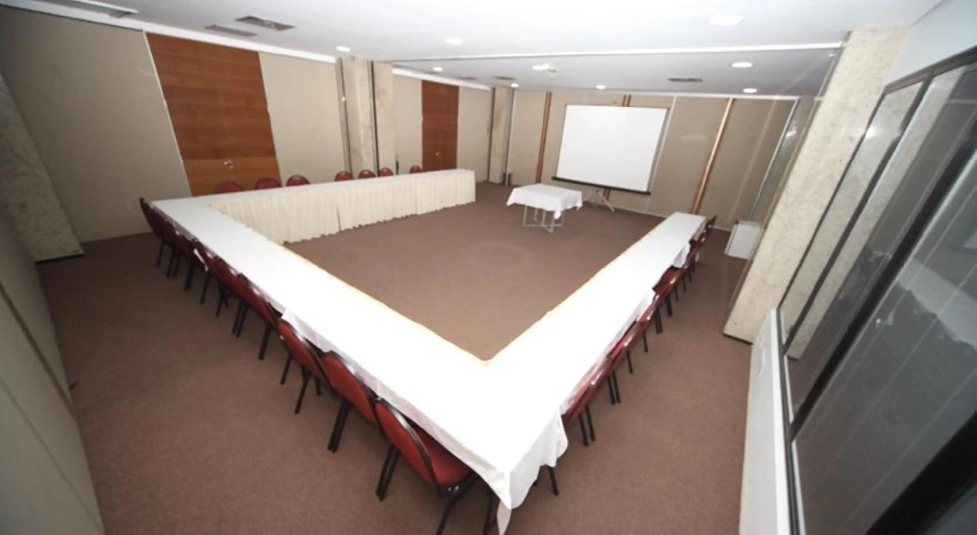 Alven Hotel by Slaviero Hotéis