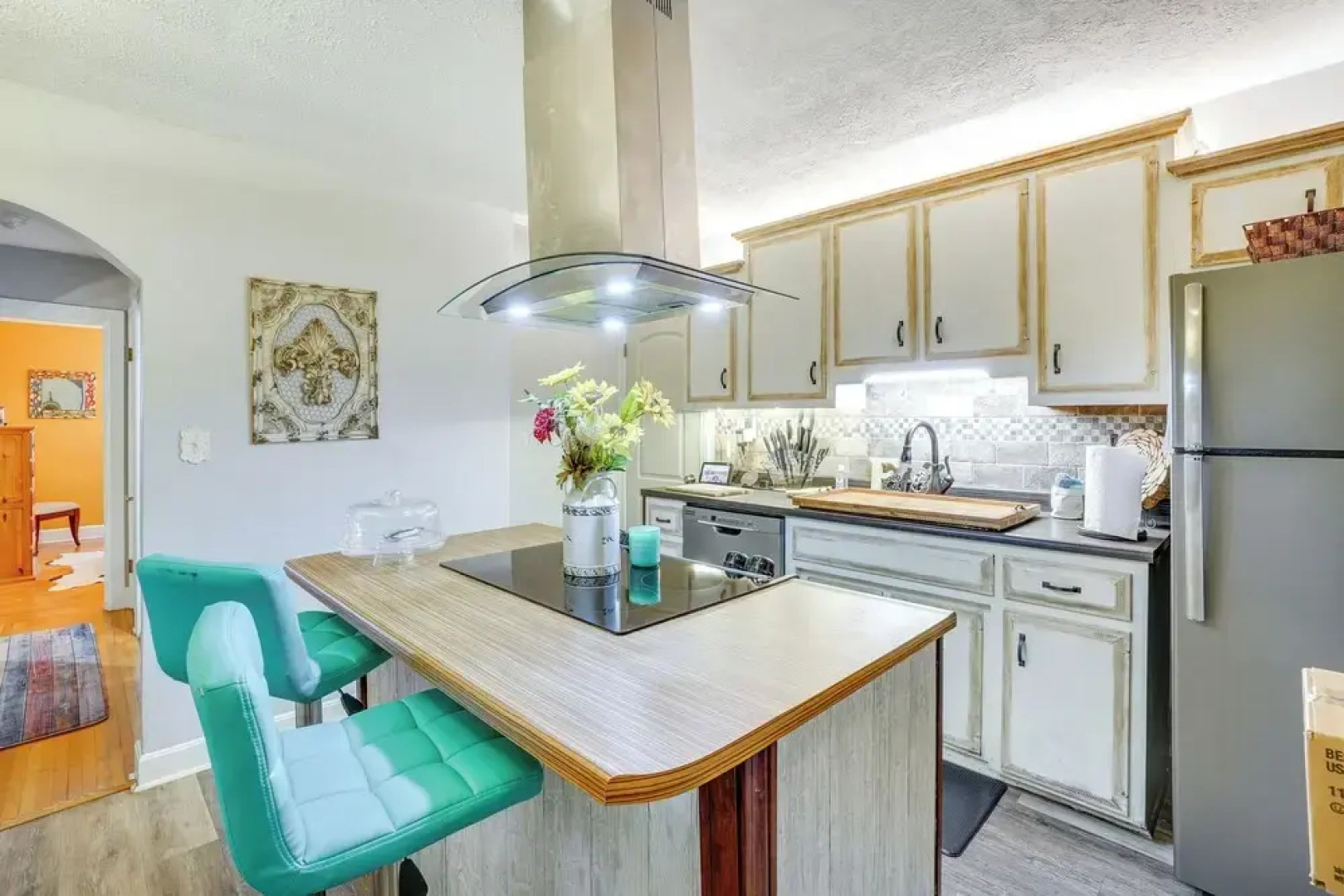 Charming Bardstown Home w/ Deck ~ 1 Mi to Downtown