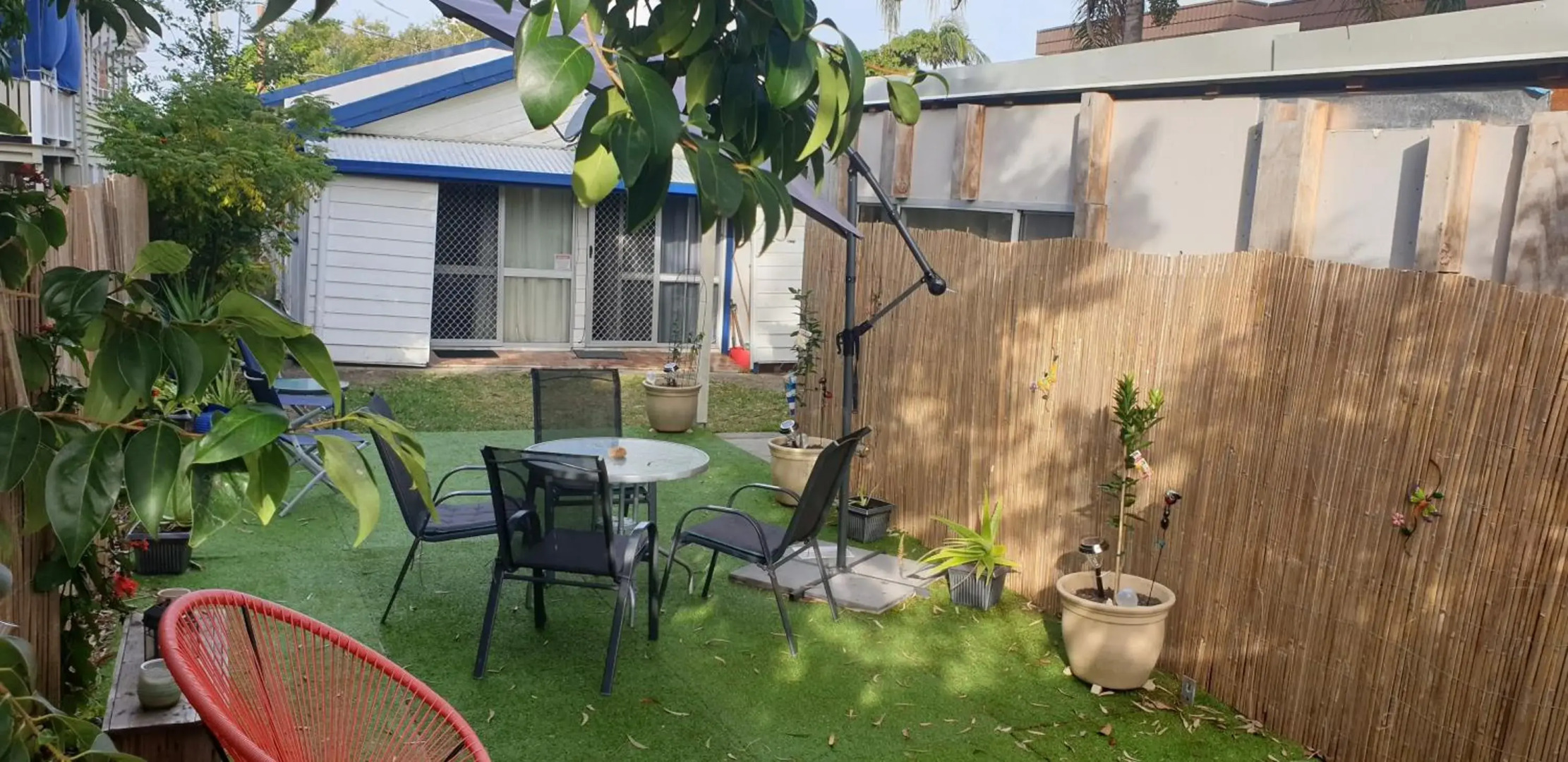 WOODY Pt - AMAZING 1970's SHARE HOUSE BY THE SEA-3 rooms available!