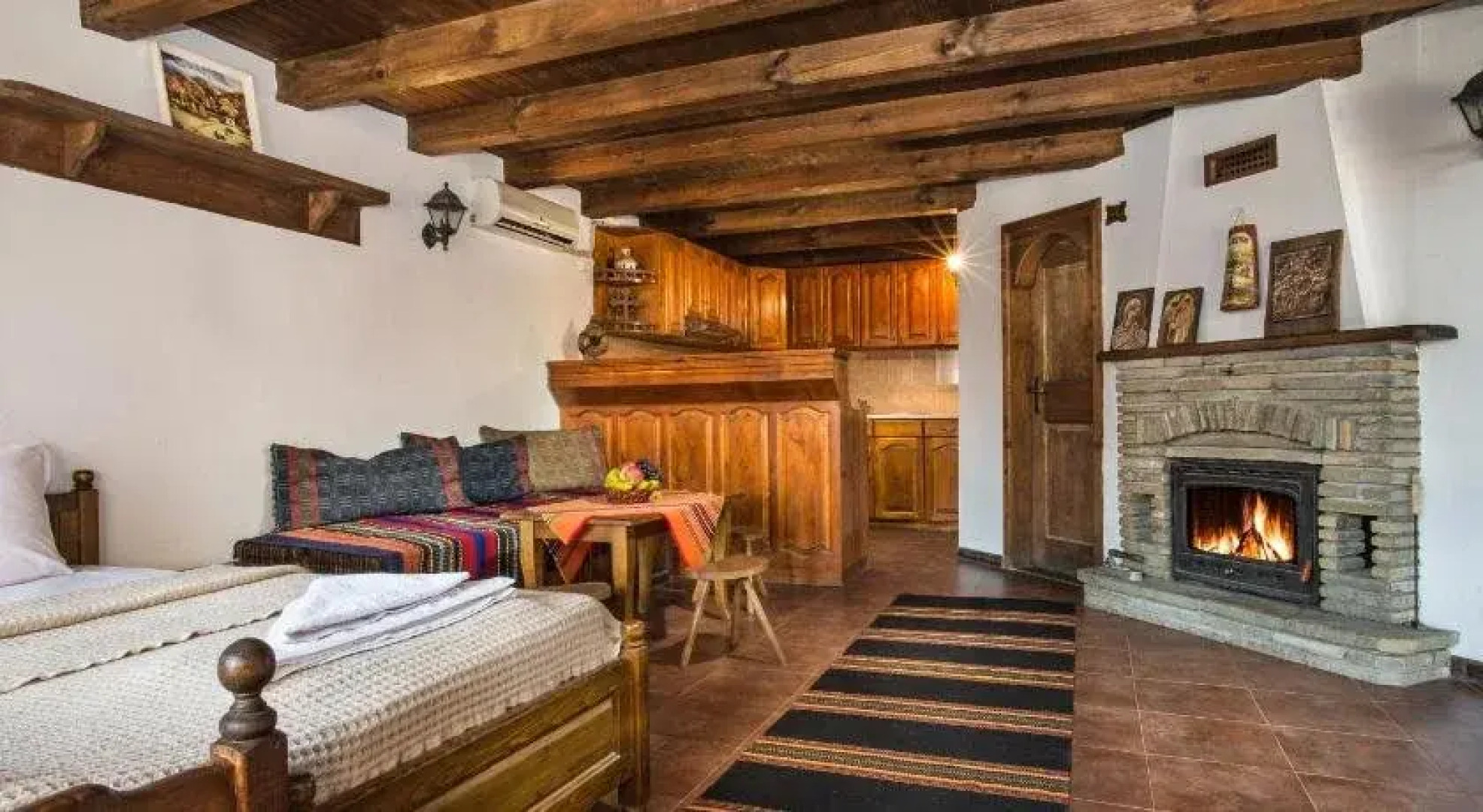 Kostadinovi Kashti Complex