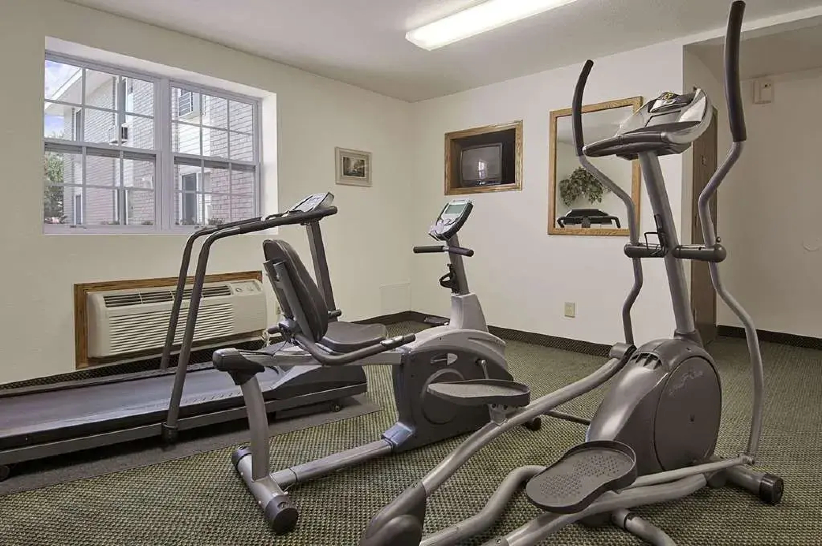 Hotel Iron Mountain Inn & Suites - Stay Express Collection