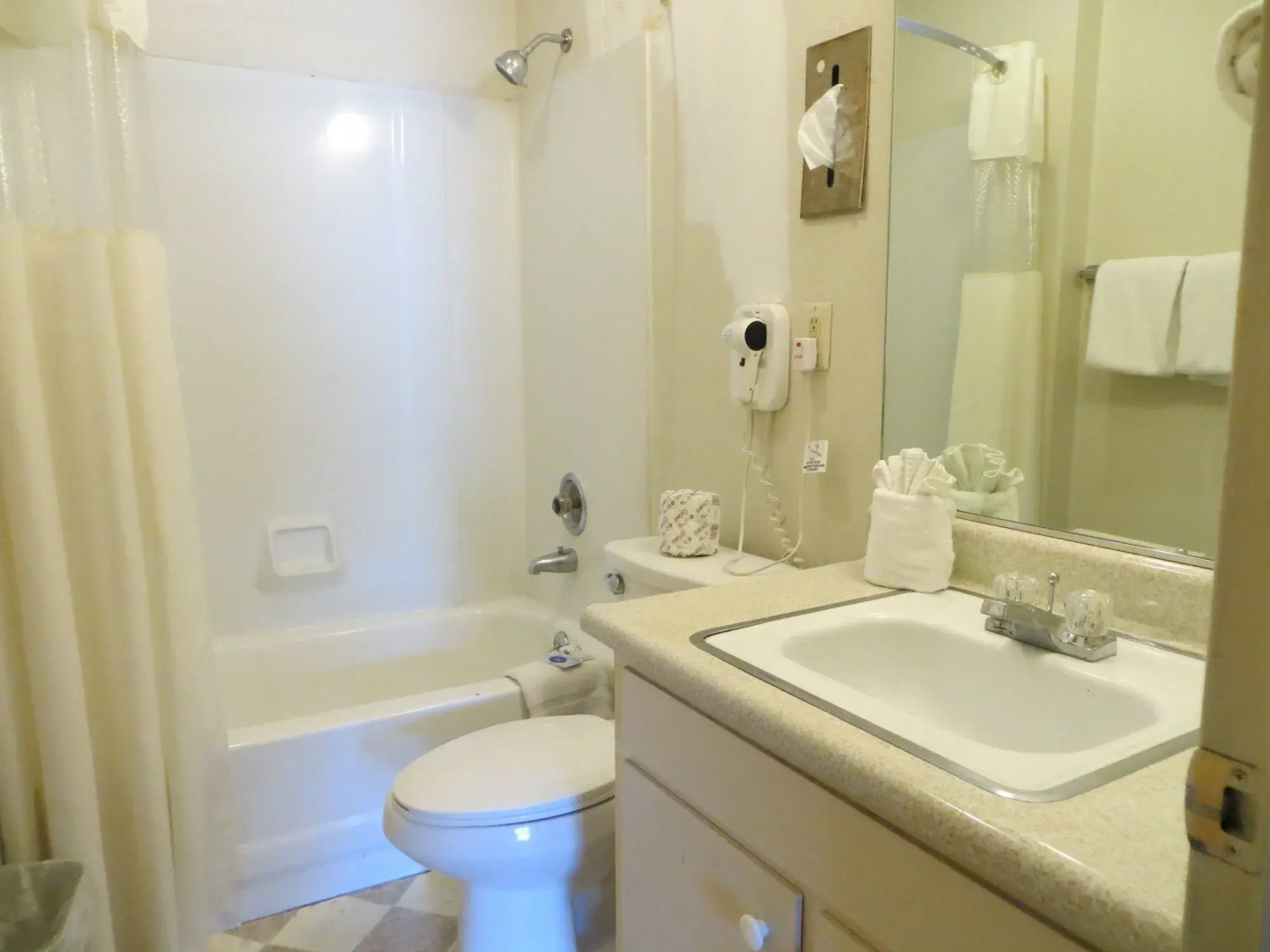 Surf City Inn and Suites