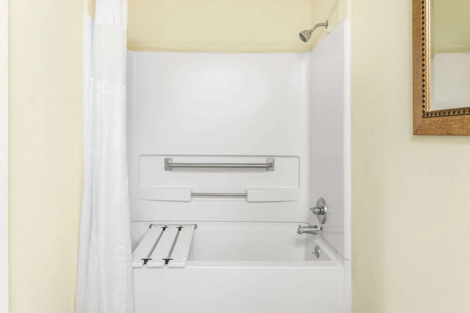 Super 8 by Wyndham Brookhaven