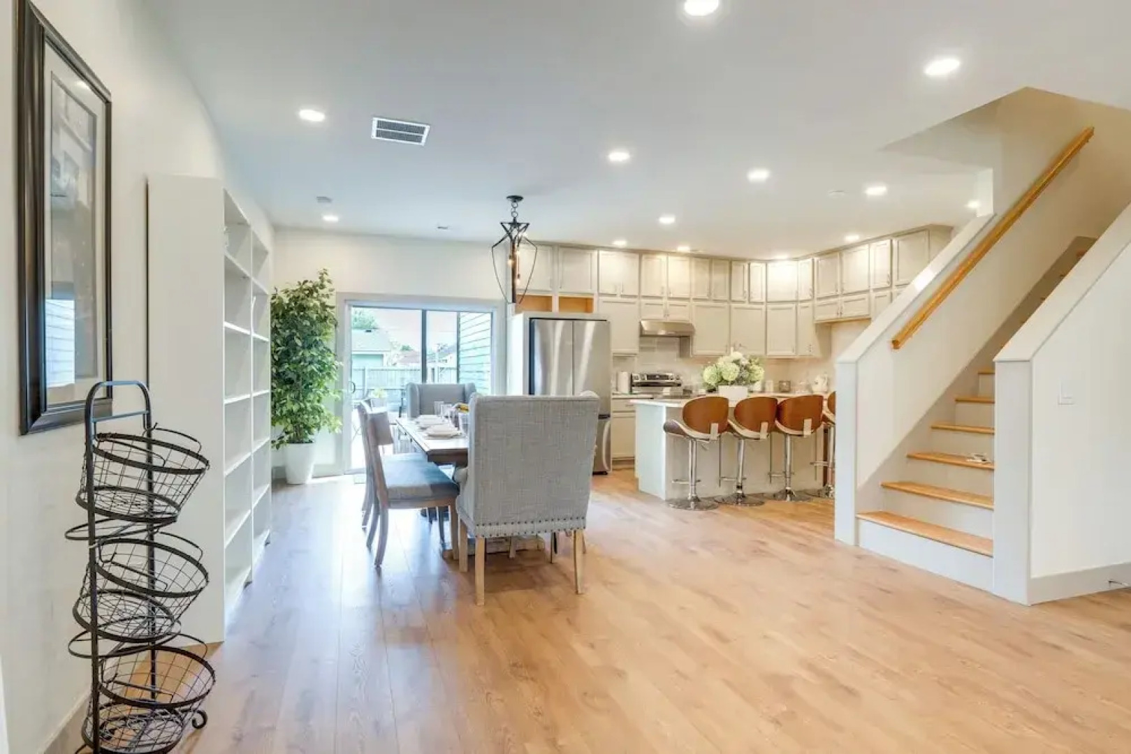 1 Mi to Downtown: New Albany Home w/ Yard