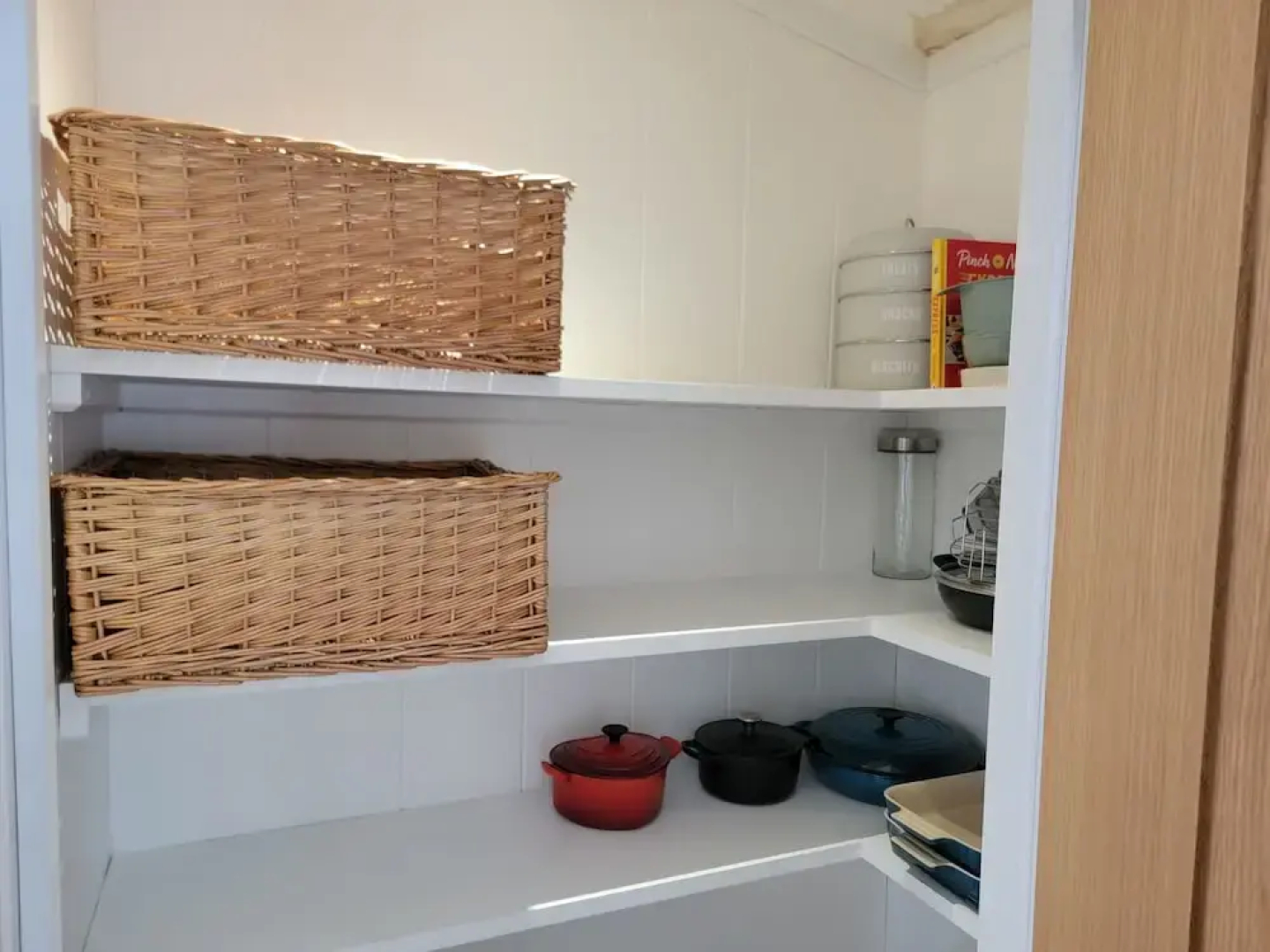 Luxury 2-bed Lodge in Routh, Sleeps 4 With Hot Tub