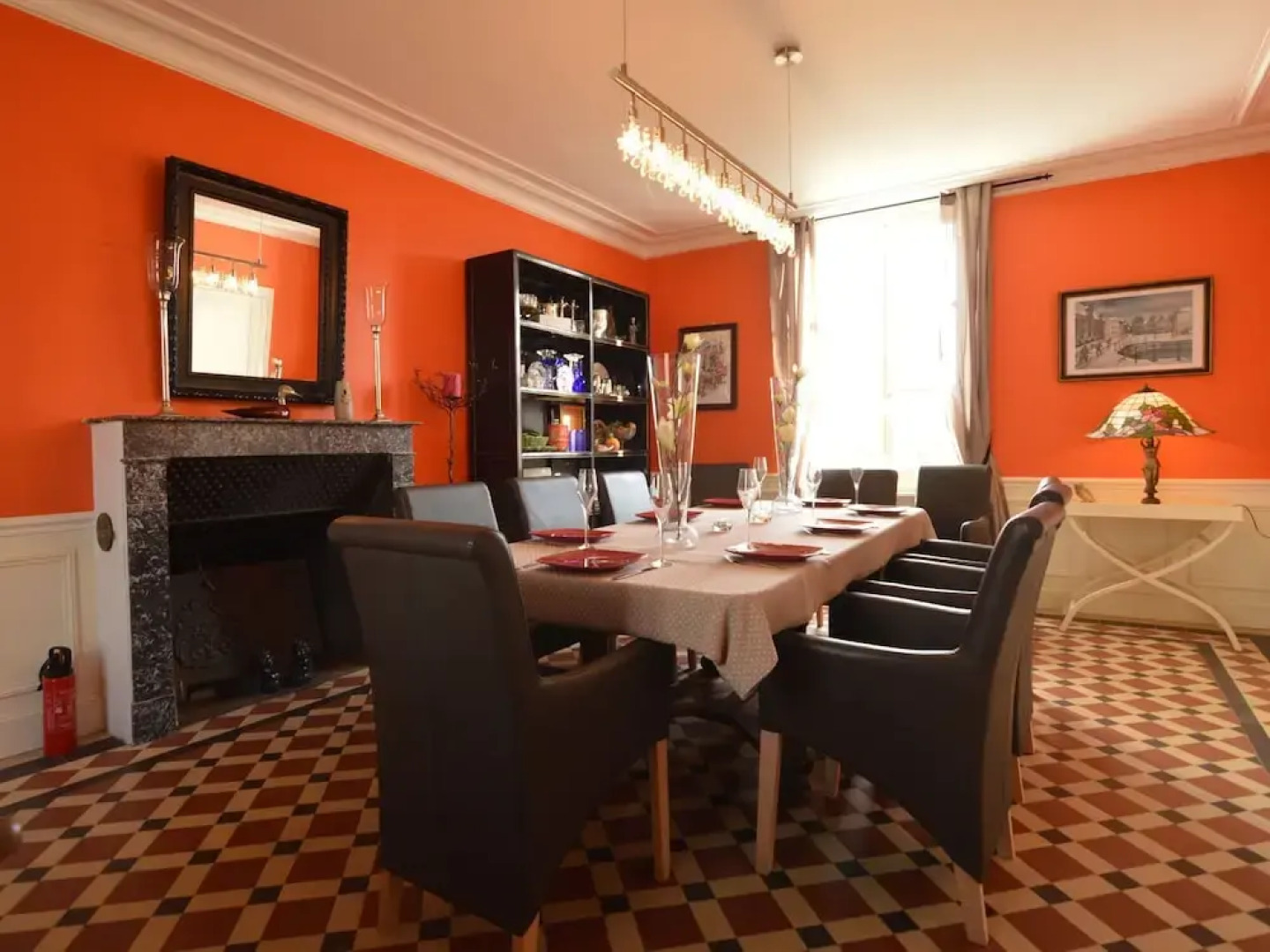 Mansion With all Modern Comforts, Swimming Pool, Large Garden and Stunning Views