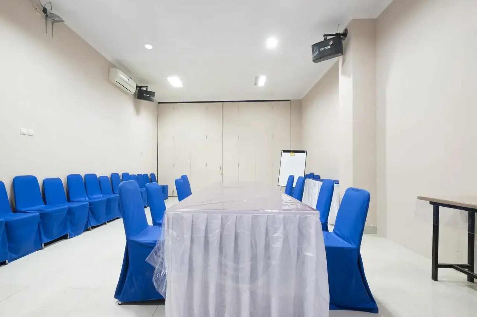 OYO 317 New Legend Hotel