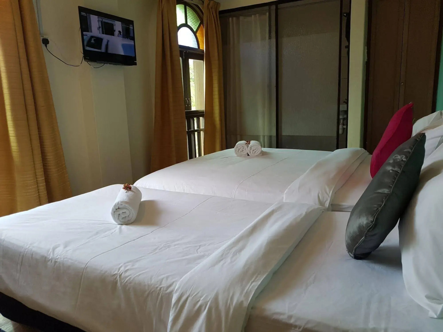 D'Feringghi Haus Hotel & Restaurant