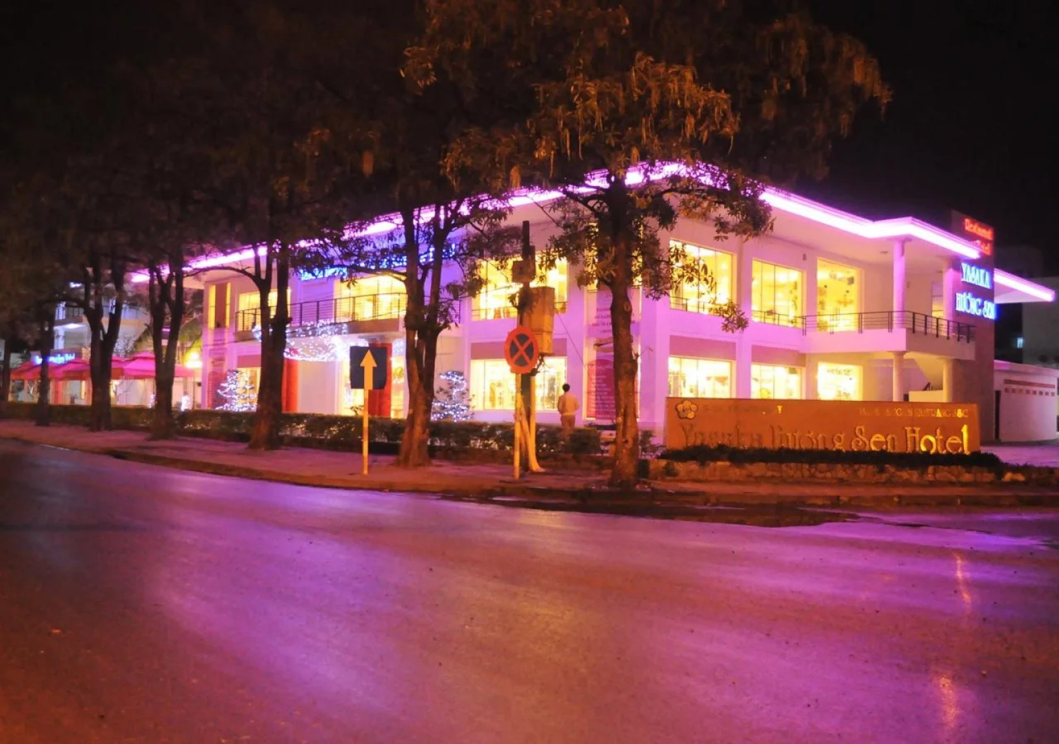 Yasaka Huong Sen Restaurant & Hotel