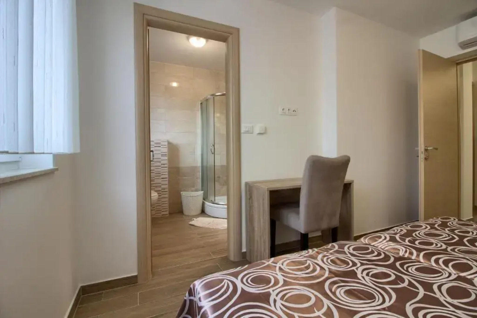 Charming villa Aurora with private pool 200m from the beach for up to 10 persons