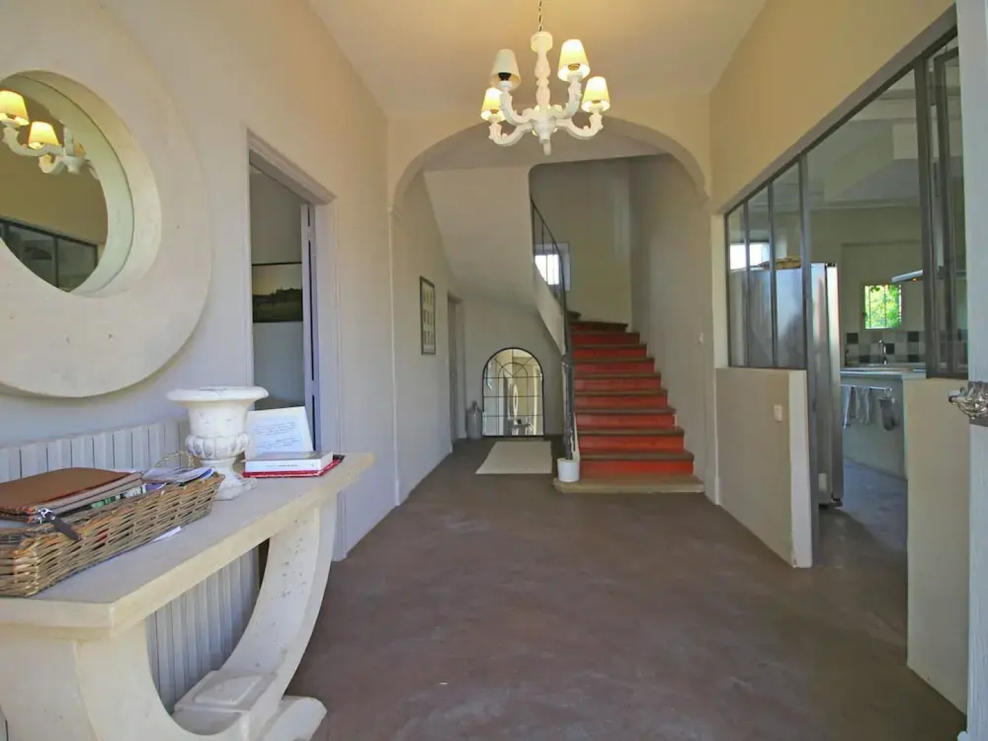 Mountain Villa in Carpentras With Pool & Majestic Views
