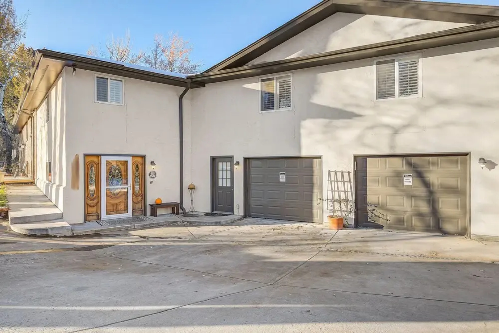 Klo6985 - Huge Home with Backyard Hot Tub! Parking