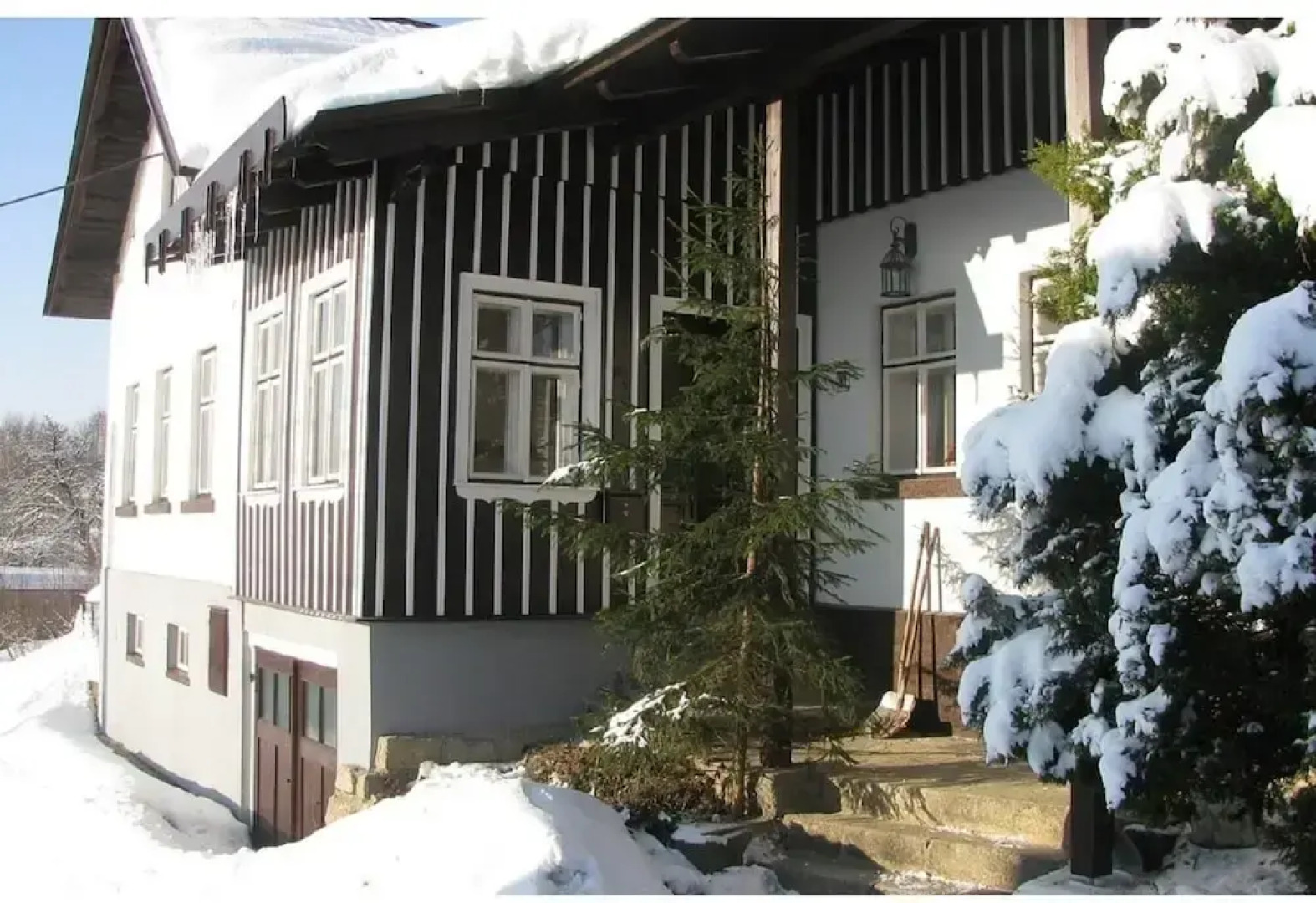 Holiday Home With Garden in Quiet Mountain Village