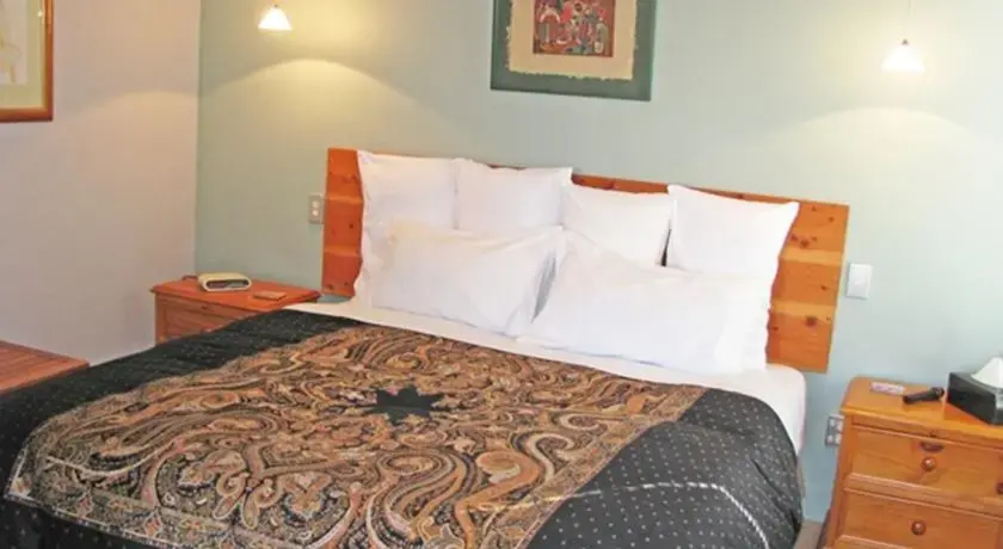 Aporo Pondsiders Luxury Cottages