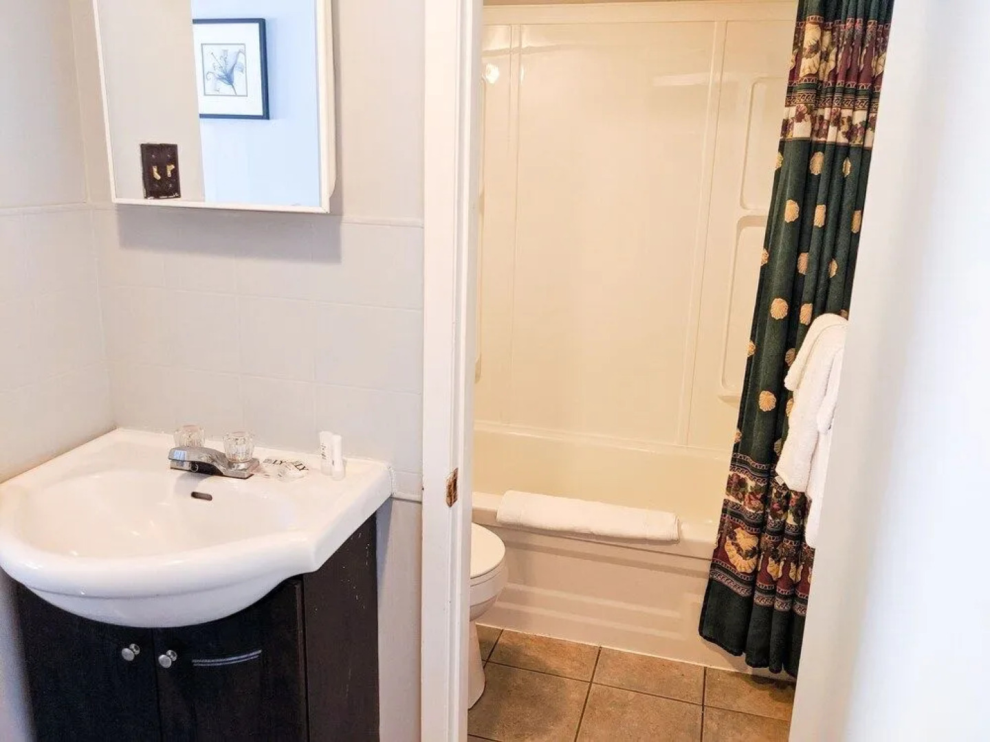 Skyline Motel & Campus Inn