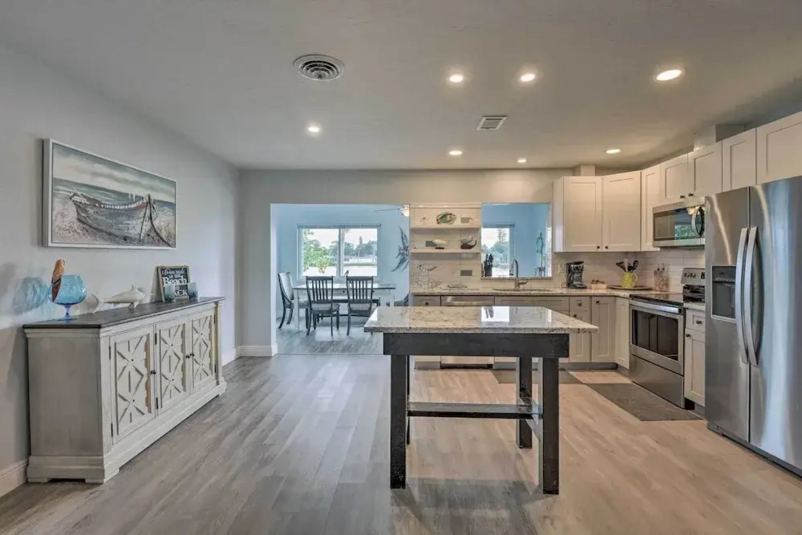 Waterfront Nokomis Escape w/ Dock, Kayaks & Bikes!