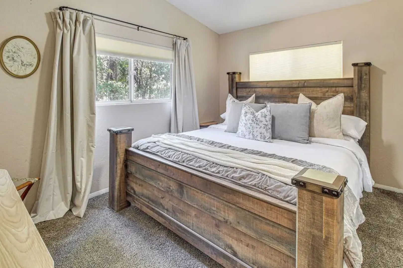 Deck + Game Room: Lakeside 'blue Jay Chalet' Cabin