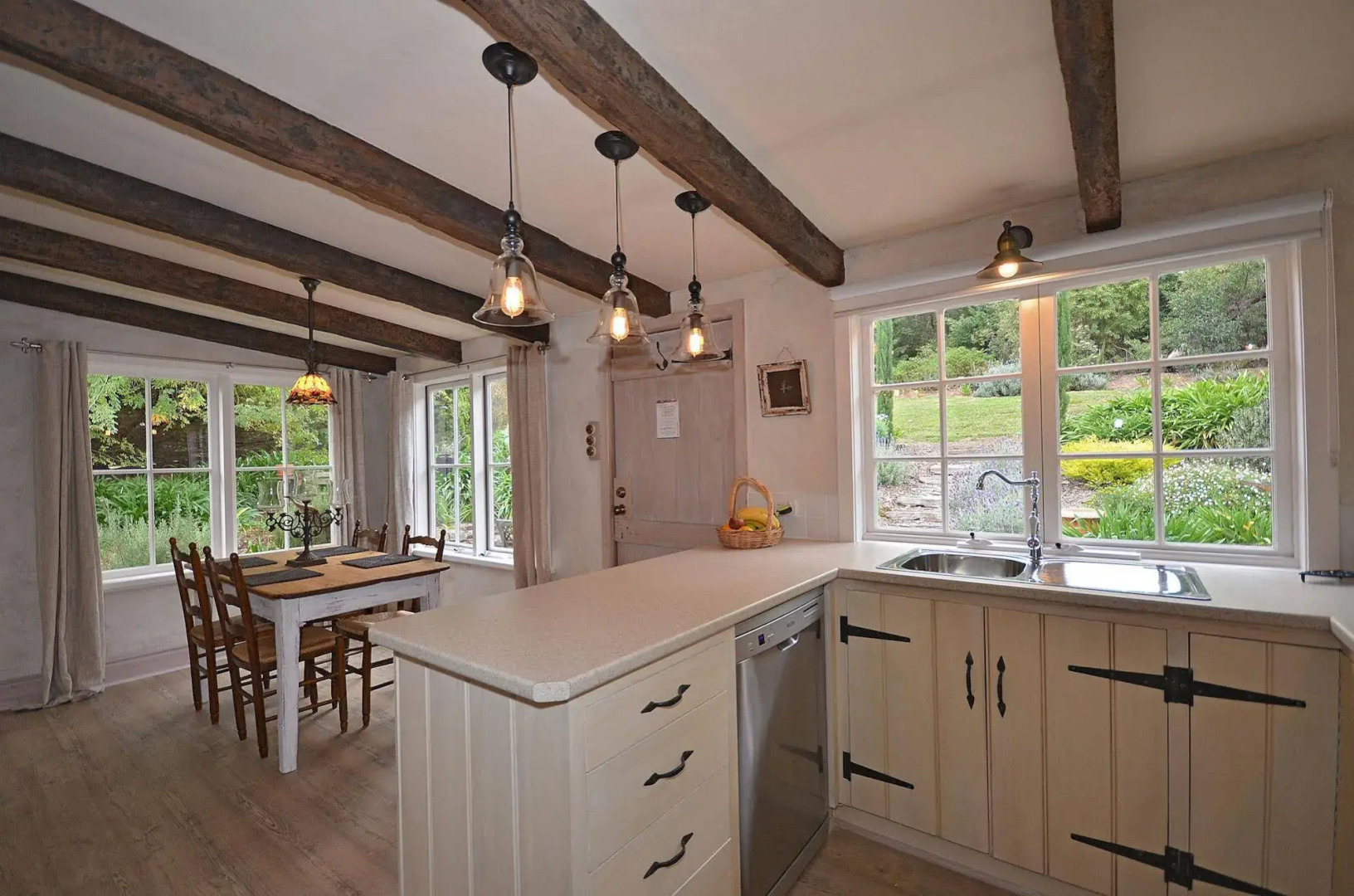 Adelaide Hills Retreats