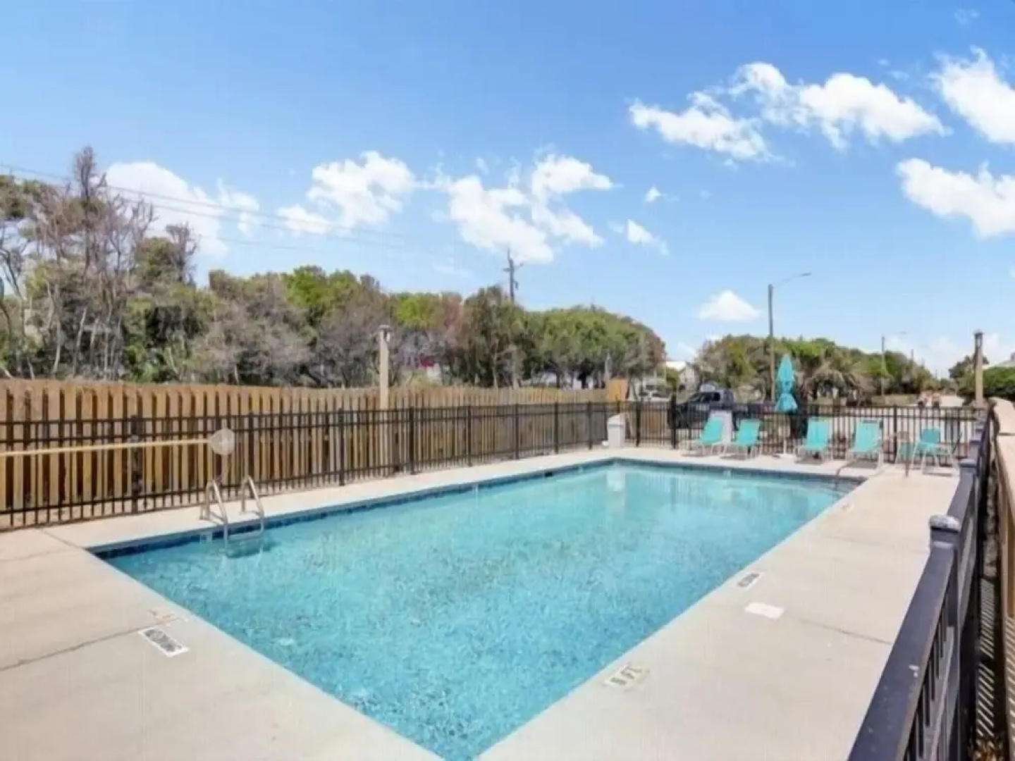 Beach Blanket - Spacious Condo With Private Beach Access And Resort Amenities! 3 Bedroom Condo by RedAwning
