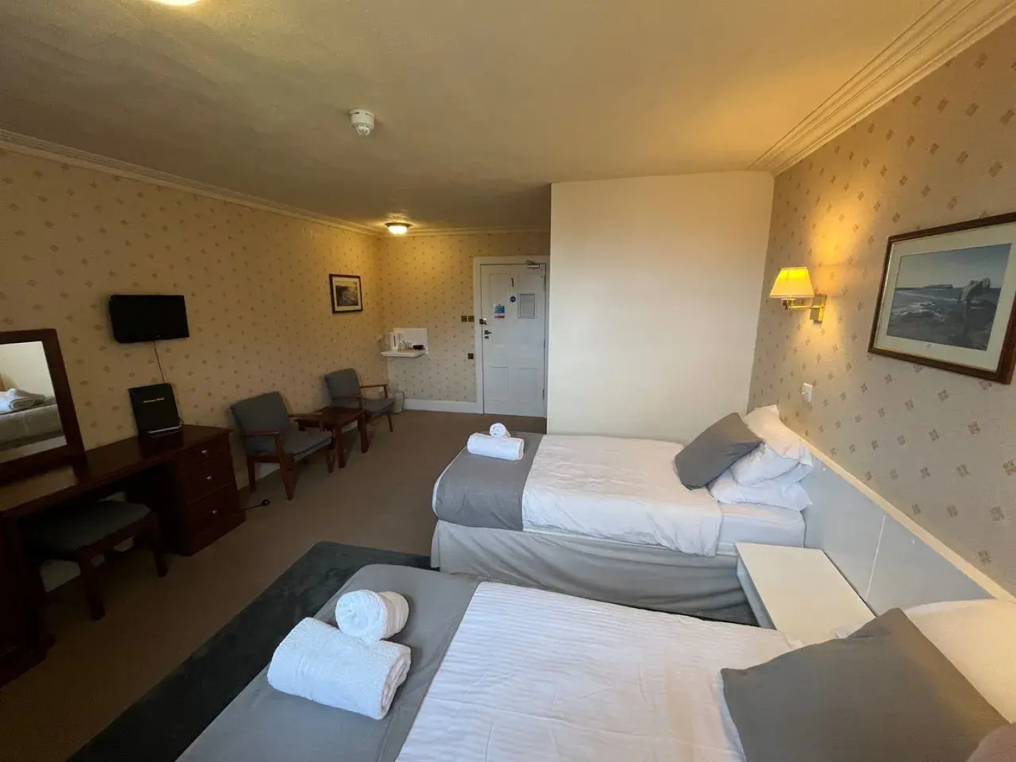 The Stromness Hotel by Paymán Club