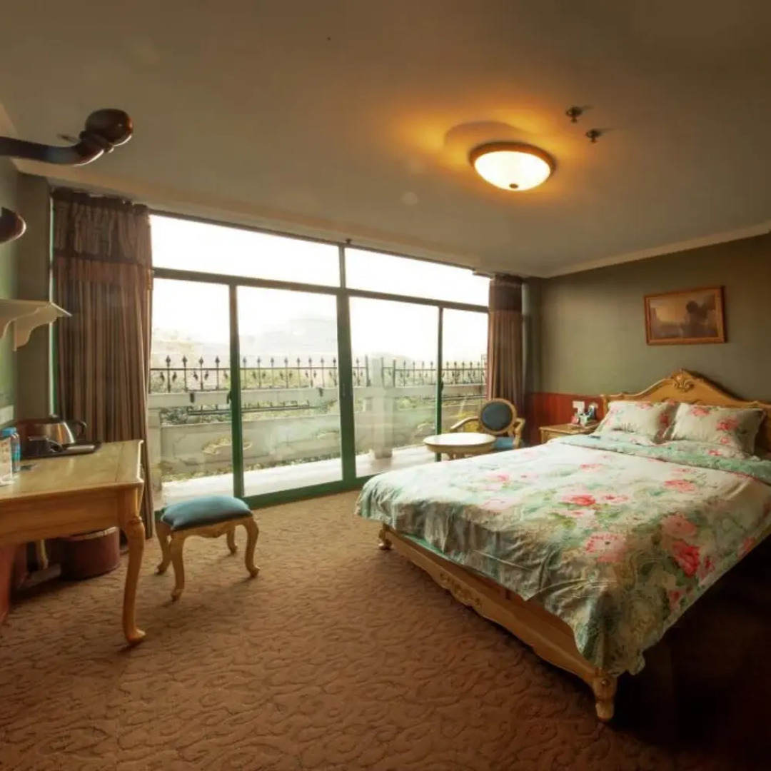 Canal International Youth Hostel