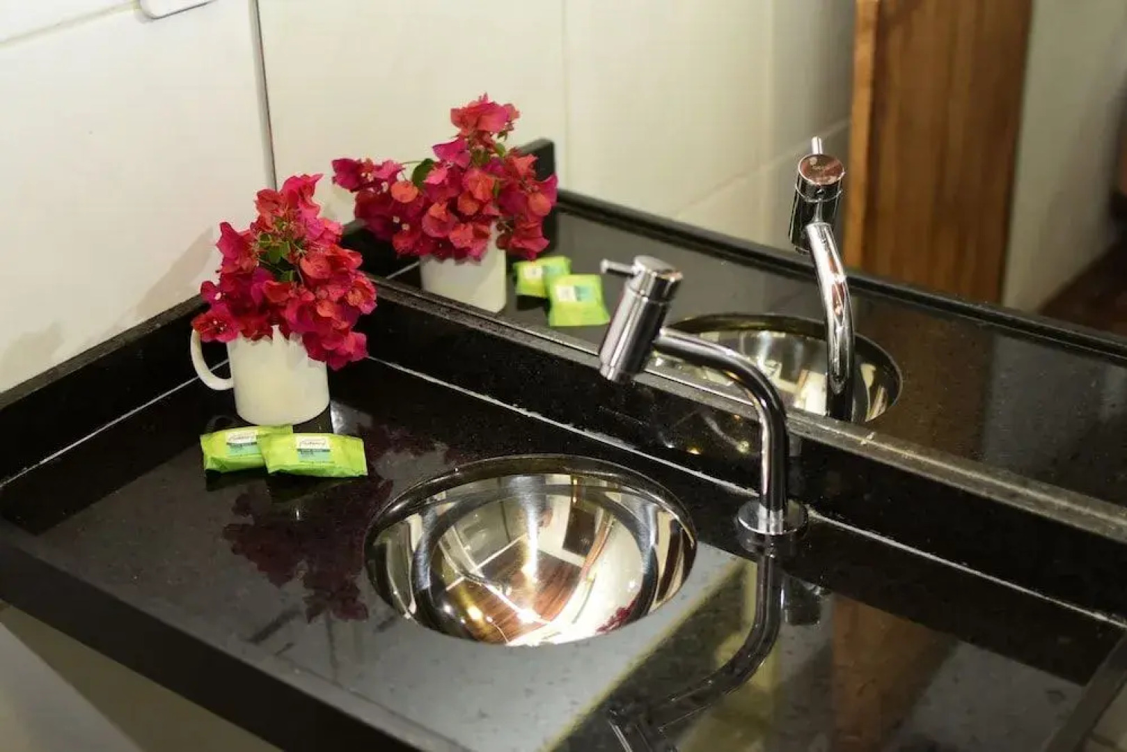 Casas Noronha Boldró Home