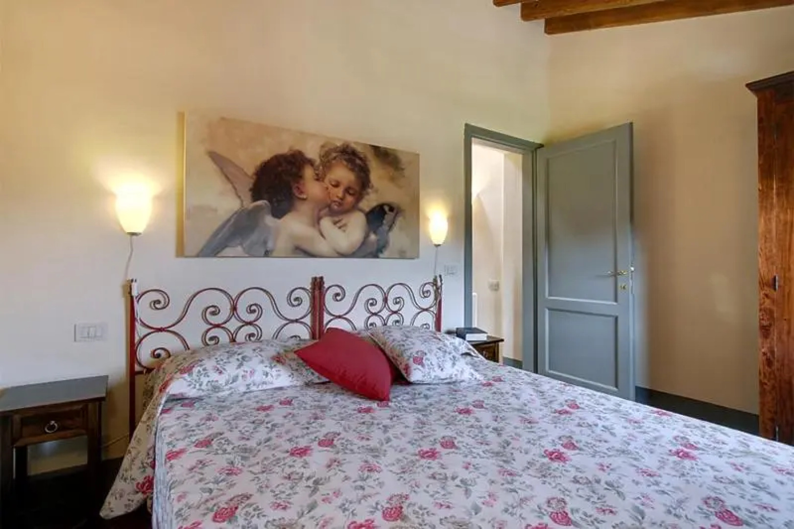 Casaglia 2 · Apartment With Shared Pool