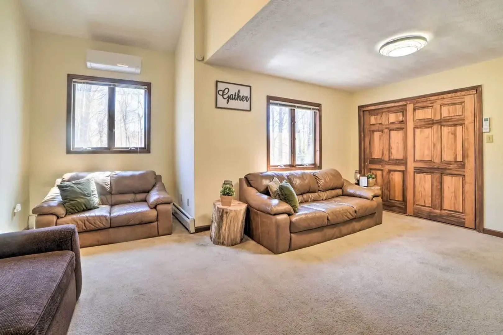 Lake Harmony Home w/ Deck - 3 Mi to Ski Slopes!