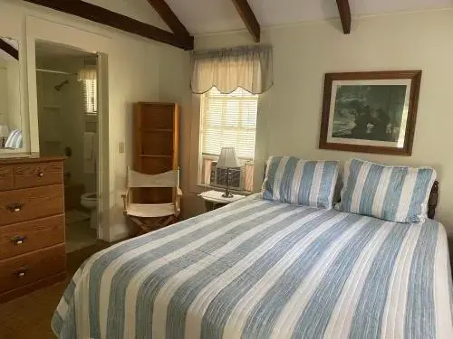 Midway Motel & Cottages