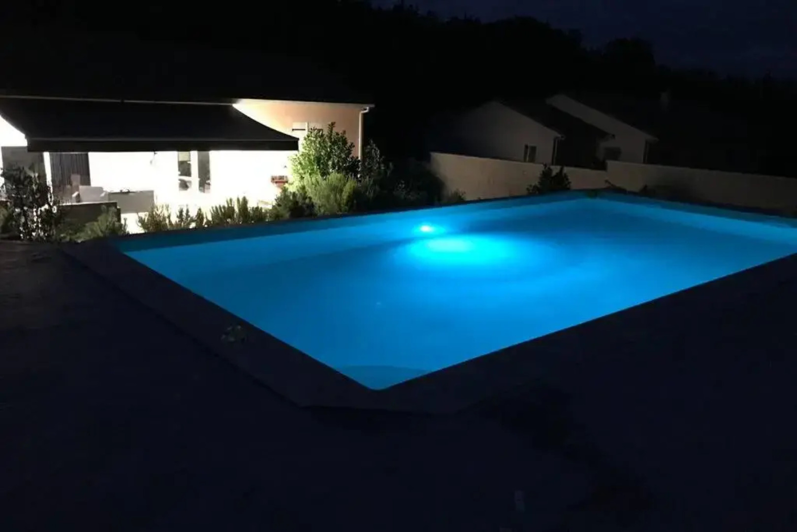 Villa piscine privée vallée châteaux Dordogne