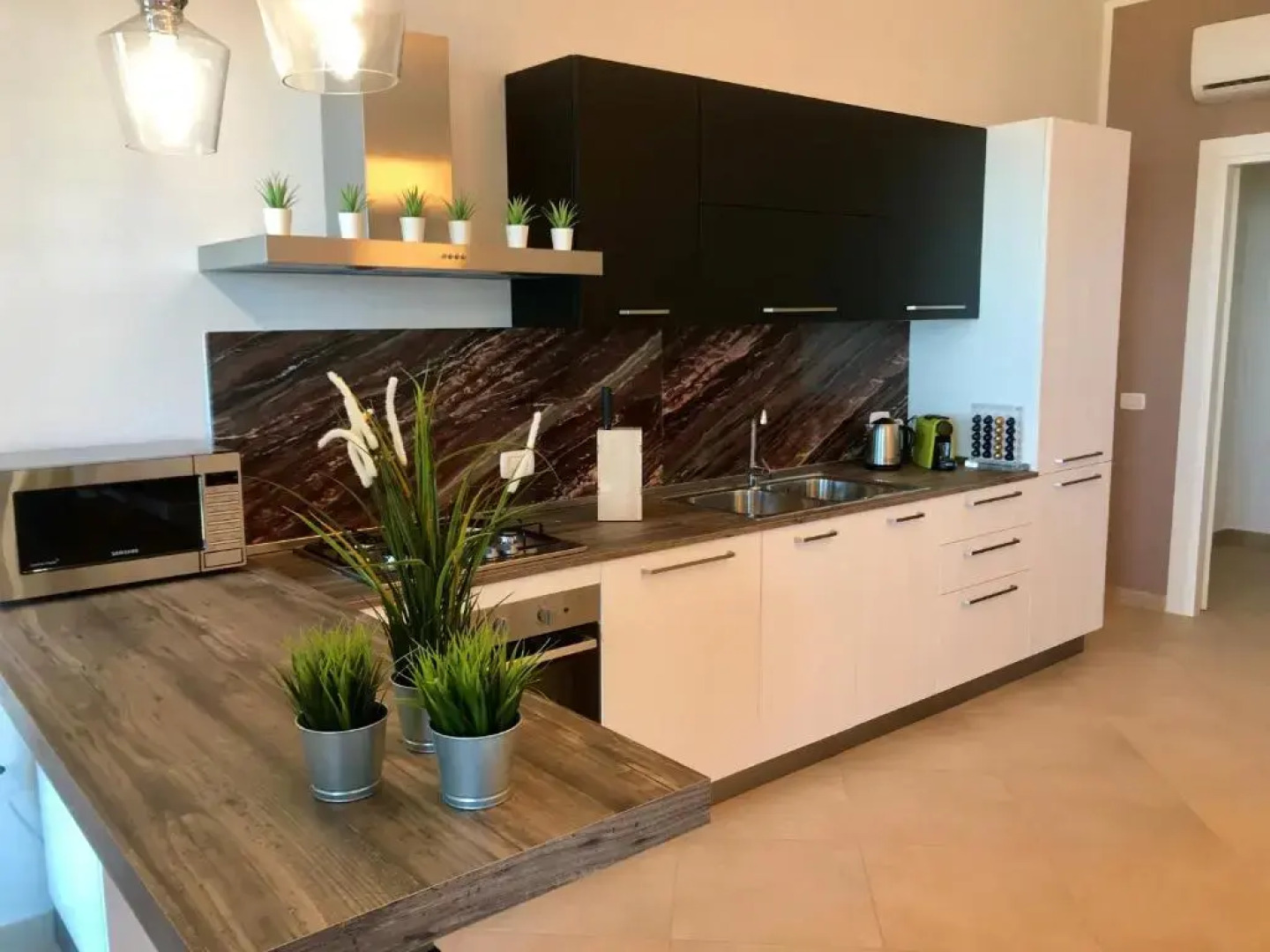 Red Luxury in Borgo Guardiola Near Cefalu