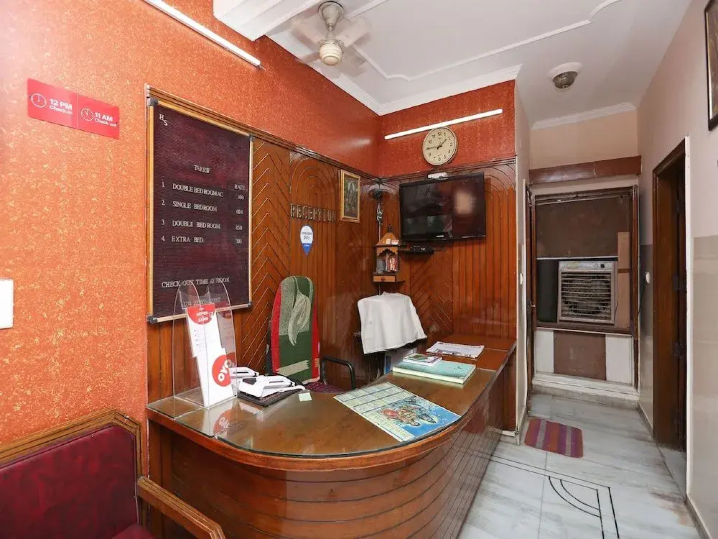 OYO 14390 Hotel Samrat