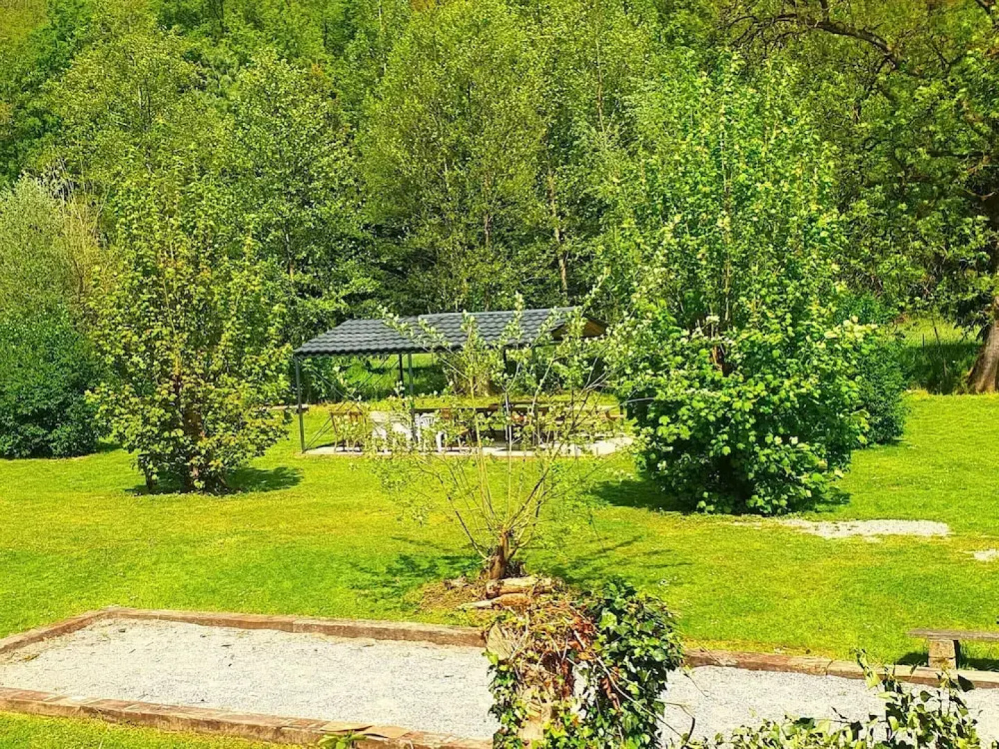 Charming Chalet in Falaen by River & Chateau