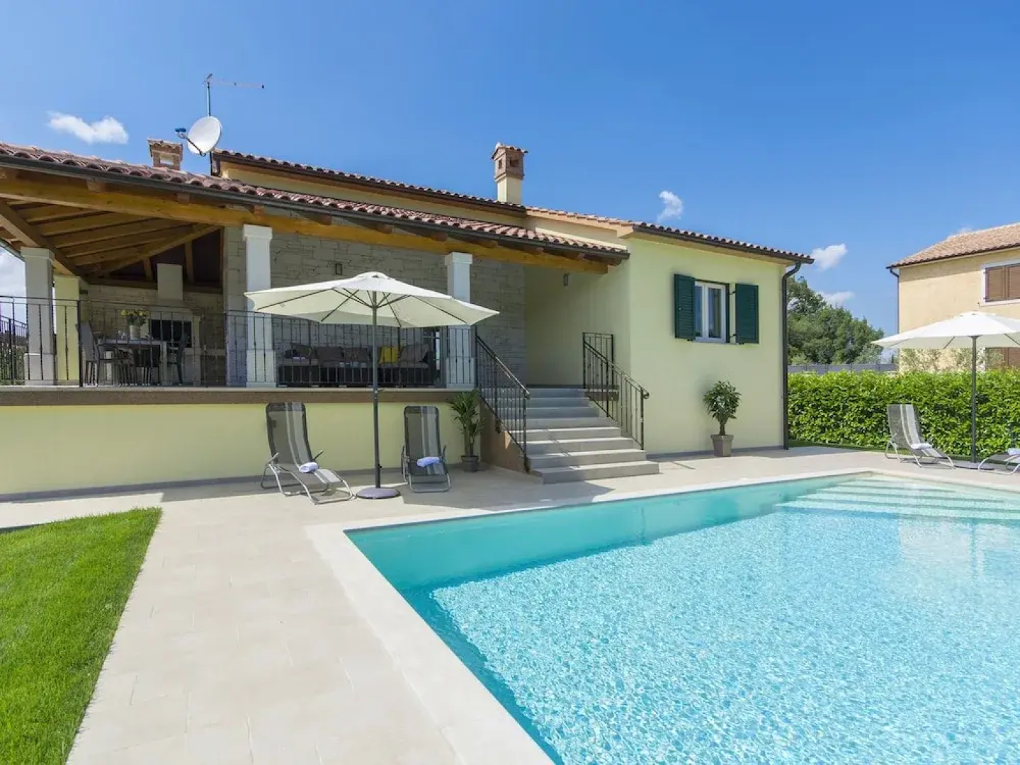 Modern House With Pool and Beautiful Landscaped Environment in a Quiet Location